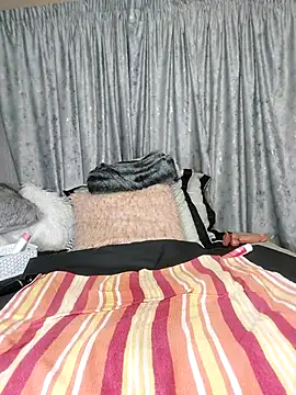 Snapshot of ThickianaRider chatting on October 19, 2:50 pm ThickianaRider online show from October 19, 2:50 pm