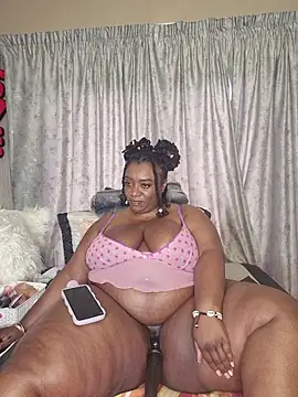 Snapshot of ThickianaRider chatting on October 29, 10:17 am ThickianaRider online show from October 29, 10:17 am