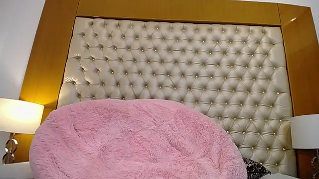 Snapshot of MegannMyerss chatting on February 4, 1:56 am MegannMyerss online show from February 4, 1:56 am