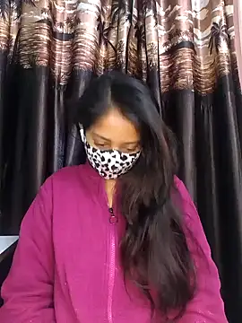 Snapshot of bigtitsqueen chatting on January 15, 3:43 am bigtitsqueen online show from January 15, 3:43 am