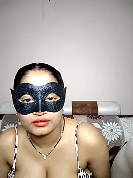 Snapshot of bigtitsqueen chatting on April 4, 8:01 am bigtitsqueen online show from April 4, 8:01 am
