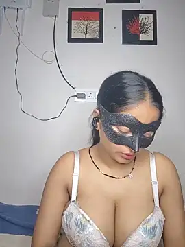 Snapshot of bigtitsqueen chatting on May 22, 3:24 am bigtitsqueen online show from May 22, 3:24 am
