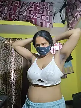 Snapshot of bigtitsqueen chatting on June 17, 9:01 am bigtitsqueen online show from June 17, 9:01 am