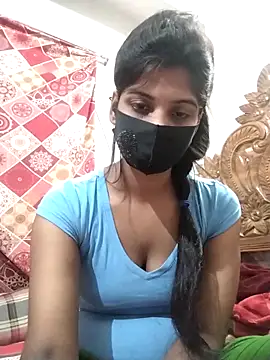 Cute-Lina online show from March 18, 1:31 pm