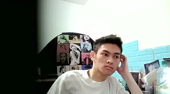 Snapshot of thisisbook_223 chatting on February 3, 9:50 pm thisisbook 223 online show from February 3, 9:50 pm