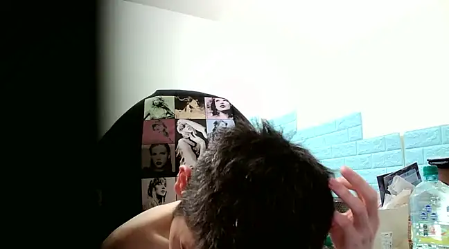 Snapshot of thisisbook_223 chatting on February 6, 6:35 pm thisisbook 223 online show from February 6, 6:35 pm