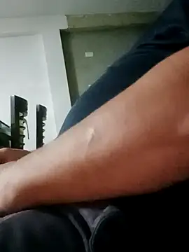 Snapshot of luchoarr chatting on October 18, 3:09 am luchoarr online show from October 18, 3:09 am