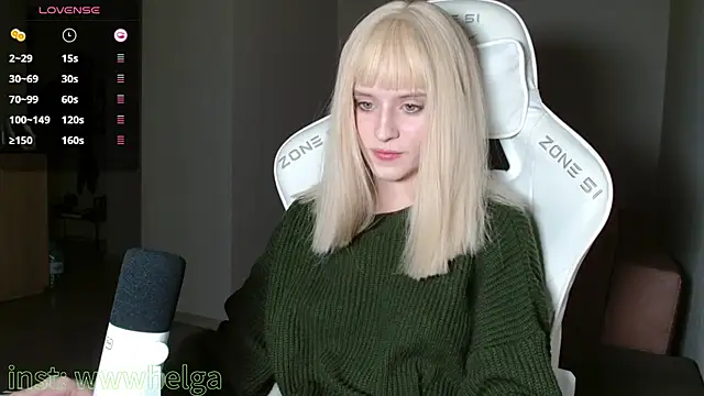 LizaKisses online show from November 12, 3:45 pm