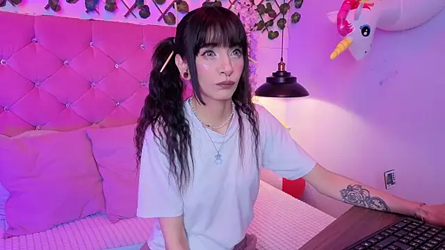 Snapshot of lauren_evans96 chatting on February 26, 3:49 am lauren evans96 online show from February 26, 3:49 am