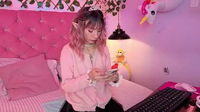 Snapshot of lauren_evans96 chatting on February 27, 3:28 am lauren evans96 online show from February 27, 3:28 am