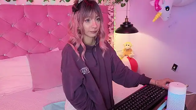 Snapshot of lauren_evans96 chatting on March 4, 3:34 am lauren evans96 online show from March 4, 3:34 am