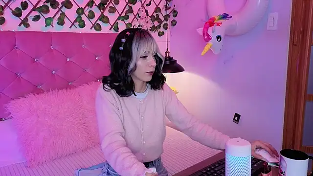 Snapshot of lauren_evans96 chatting on March 14, 4:40 am lauren evans96 online show from March 14, 4:40 am