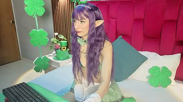 Snapshot of lauren_evans96 chatting on March 18, 3:31 am lauren evans96 online show from March 18, 3:31 am