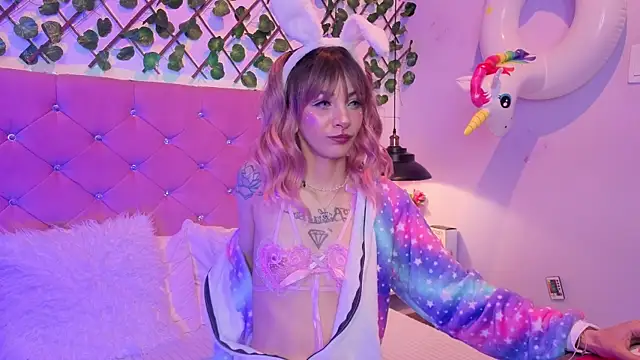 Snapshot of lauren_evans96 chatting on April 3, 3:48 am lauren evans96 online show from April 3, 3:48 am