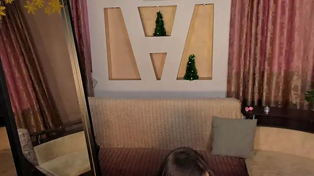 Snapshot of lola_sky69 chatting on January 4, 9:43 am lola sky69 online show from January 4, 9:43 am