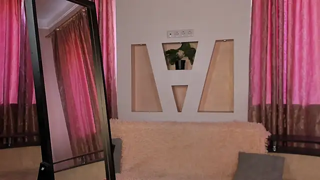 Snapshot of lola_sky69 chatting on February 11, 9:31 am lola sky69 online show from February 11, 9:31 am