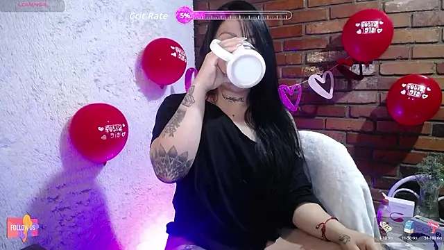 Snapshot of sweet_velvett chatting on February 15, 8:24 am sweet velvett online show from February 15, 8:24 am