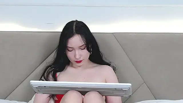 LeilaLow online show from December 19, 6:12 pm