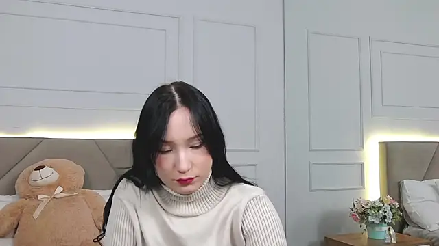 LeilaLow online show from December 24, 12:11 pm