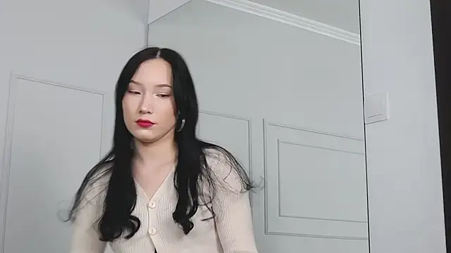 LeilaLow online show from December 25, 12:05 pm