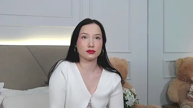 LeilaLow online show from January 15, 12:15 pm