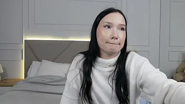 LeilaLow online show from September 9, 11:32 am