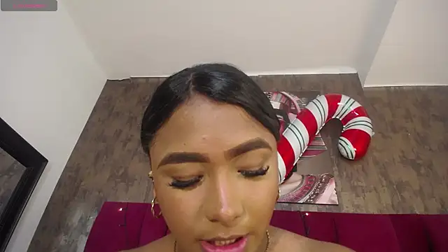 nicole  parker1 online show from December 16, 8:14 pm