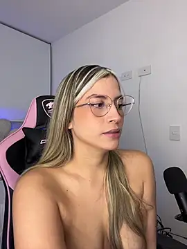 Issabela G1 online show from March 29, 3:28 am