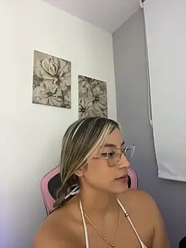 Issabela G1 online show from April 30, 12:06 am