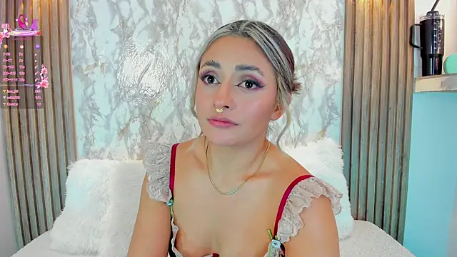 Snapshot of Nanda_Vixen chatting on March 9, 8:18 am Nanda Vixen online show from March 9, 8:18 am