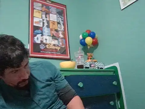 Snapshot of Curved4Pleasure chatting on February 18, 12:01 pm Curved4Pleasure online show from February 18, 12:01 pm