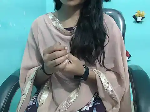 Yashi online show from February 8, 3:00 pm