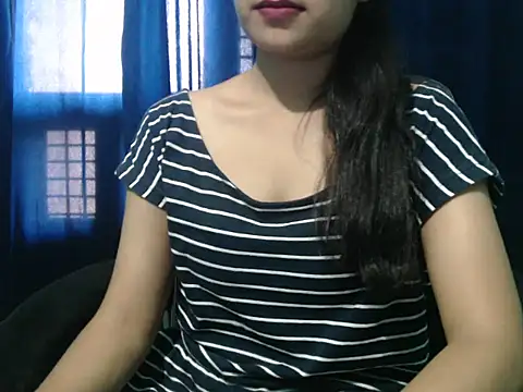 Snapshot of Yashi chatting on May 2, 8:19 am Yashi online show from May 2, 8:19 am
