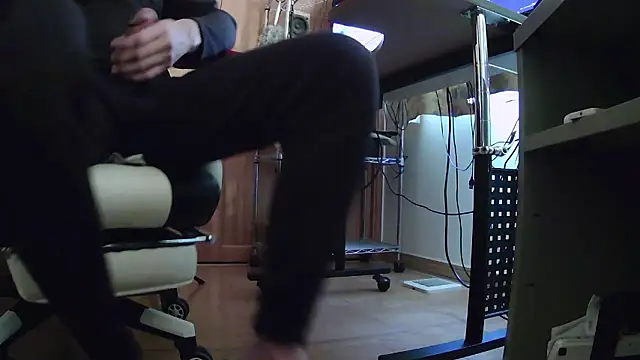 qoooqing67 online show from March 25, 7:25 am