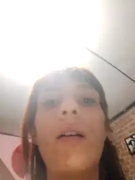 spacegirlll online show from December 15, 8:30 am