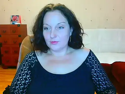 Snapshot of Alice3694 chatting on December 12, 10:24 am Alice3694 online show from December 12, 10:24 am