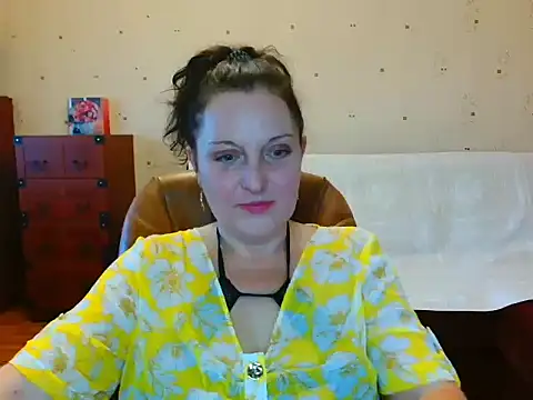 Snapshot of Alice3694 chatting on December 14, 9:29 am Alice3694 online show from December 14, 9:29 am