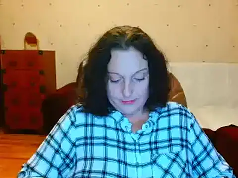 Snapshot of Alice3694 chatting on December 25, 10:28 am Alice3694 online show from December 25, 10:28 am