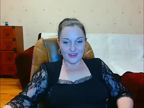 Snapshot of Alice3694 chatting on February 8, 6:22 am Alice3694 online show from February 8, 6:22 am