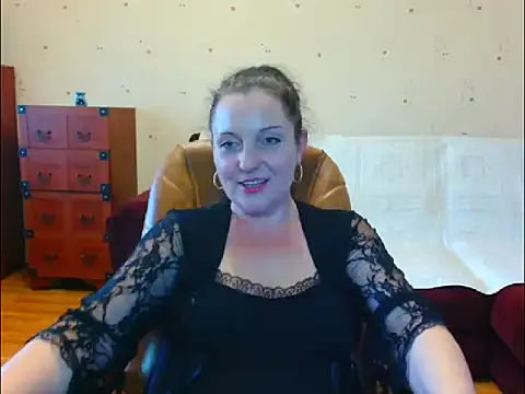 Snapshot of Alice3694 chatting on February 8, 12:28 pm Alice3694 online show from February 8, 12:28 pm