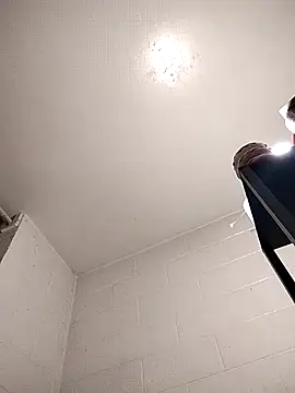 Snapshot of TickleMeKink chatting on September 28, 10:31 am TickleMeKink online show from September 28, 10:31 am