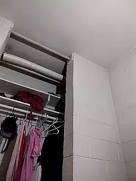 Snapshot of TickleMeKink chatting on October 1, 9:15 am TickleMeKink online show from October 1, 9:15 am