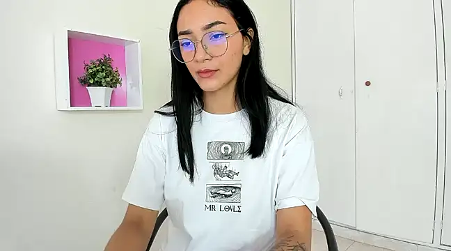 ASIAM BRUNET online show from January 11, 1:11 pm