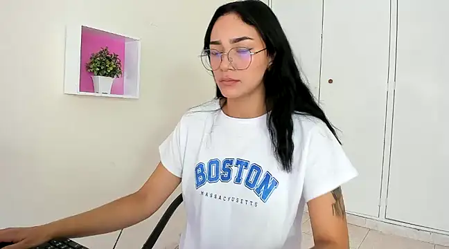 ASIAM BRUNET online show from January 13, 1:49 pm