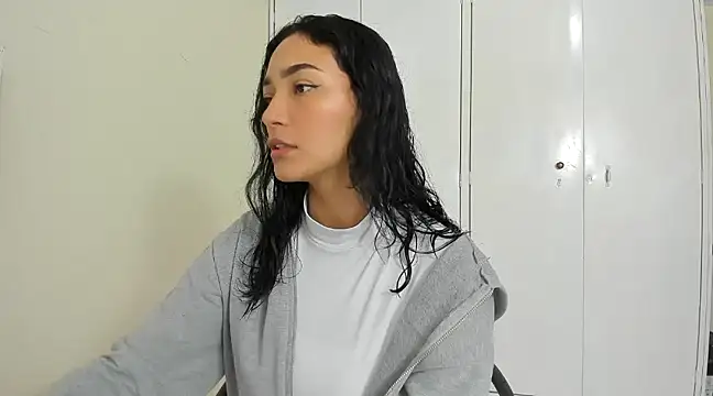 ASIAM BRUNET online show from February 22, 1:13 pm