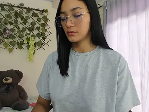 ASIAM BRUNET online show from October 14, 1:56 pm