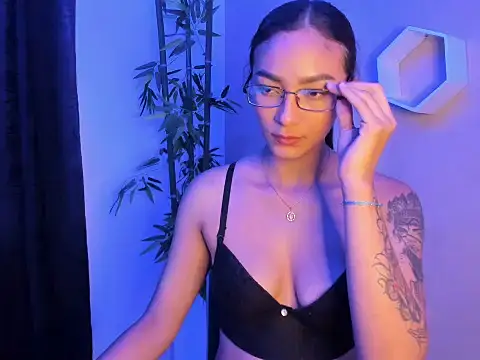 Snapshot of ASIAM_BRUNET chatting on May 4, 11:56 pm ASIAM BRUNET online show from May 4, 11:56 pm
