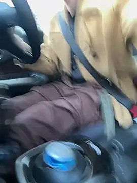 Snapshot of Hideen-real-face chatting on March 8, 7:38 am Hideen-real-face online show from March 8, 7:38 am