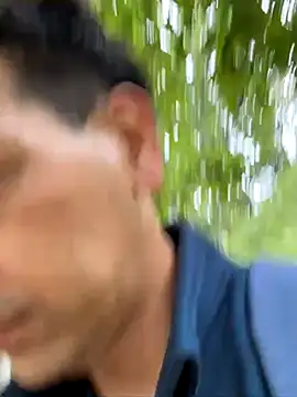 Snapshot of Hideen-real-face chatting on October 9, 2:09 am Hideen-real-face online show from October 9, 2:09 am