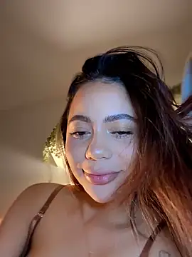 Snapshot of Aryrosee chatting on April 2, 1:36 am Aryrosee online show from April 2, 1:36 am